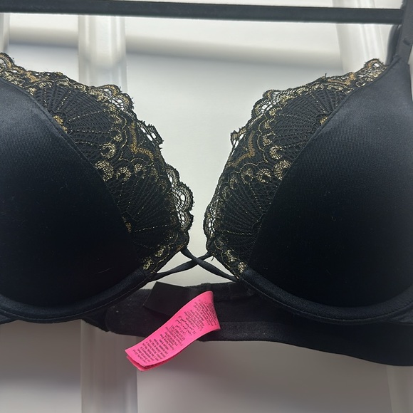 La Senza Black Bra with Gold Lace 🖤💛 - Picture 2 of 4
